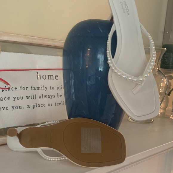 TOP Moda Pearl-Trim White Slide Sandals - Picture 5 of 9